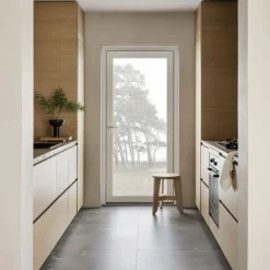 Hot Blomus ELI Oak Stool