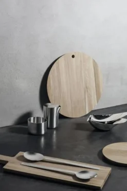 New Blomus Oak Cutting Board Round 12 Inch